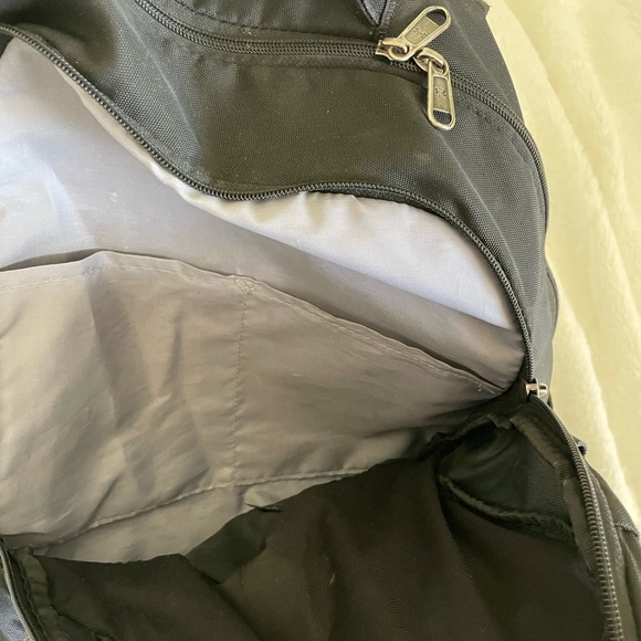 Under Armour Backpack - Picture 4 of 5